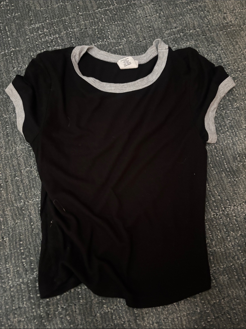 Black t-shirt size small
